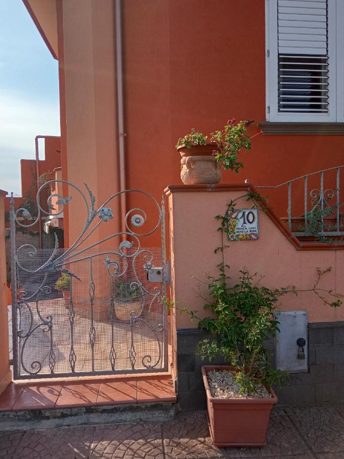 Casa Vacanza Le 2 Isole Suni Exterior foto